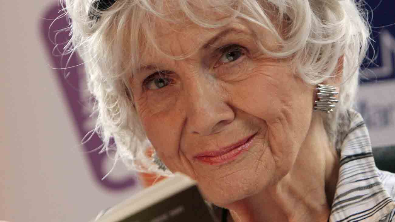  ادب کا نوبل انعام جیتنے والی کینیڈین مصنفہ ایلس منرو انتقال کر گئیں